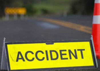 10 migrant workers injured as bus rams into truck in Khurda district