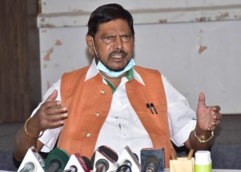 Athawale urges Naveen to join NDA
