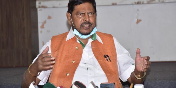 Athawale urges Naveen to join NDA