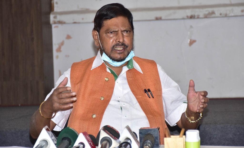 Athawale urges Naveen to join NDA