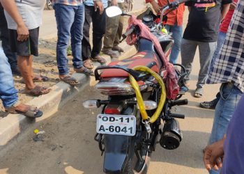 Couple killed, minor daughter critically injured in Jajpur road mishap
