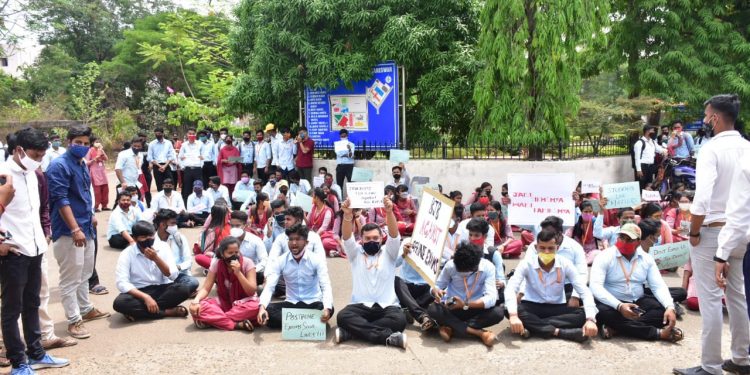 Demanding online exam, BJB, OUAT students stage dharna