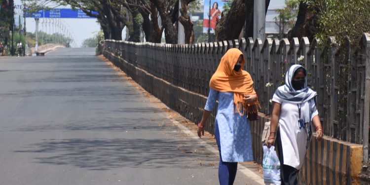 Heatwave lashes state; 6 places see temp over 42 degrees C