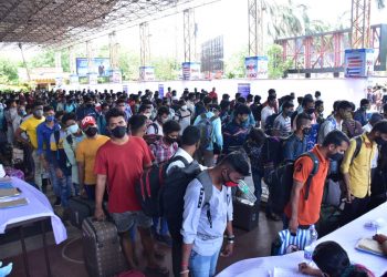 Hundreds of migrants return Odisha amid lockdown rumours 