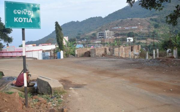 Kotia villagers clash with Odisha police to cast votes in Andhra local body polls