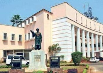 Shoes, pens, earphones thrown at Speaker; Odisha Assembly adjourned till 400 pm