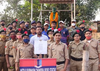 40 cadets from Stewart School carried out a cleaning drive around the statue.