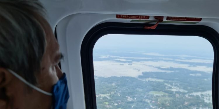 Chief Minister Naveen Patnaik conducts aerial survey of cyclone affected areas