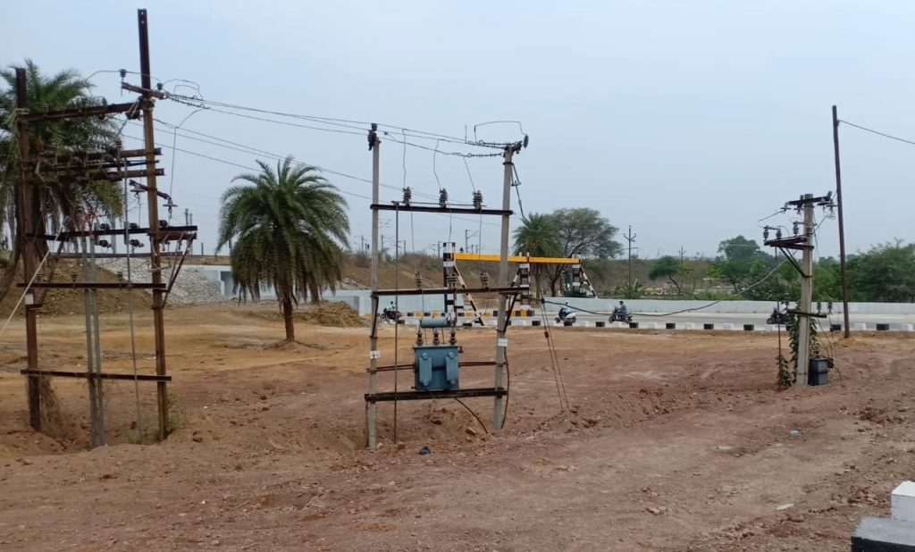 Four open transformers at railway under bridge pose threat to Kalahandi’s Kesinga residents