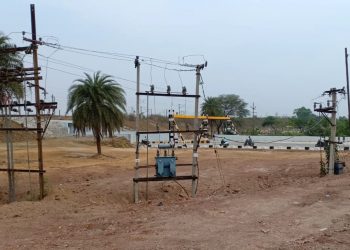 Four open transformers at railway under bridge pose threat to Kalahandi’s Kesinga residents