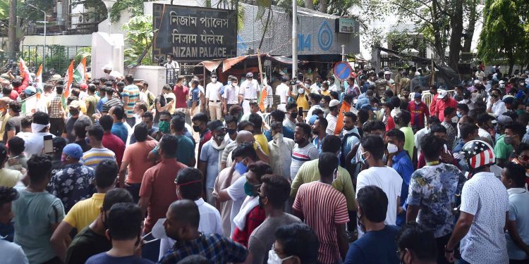 TMC activists protest outside the CBI office at Nizam Palace in Kolkata over the arrest of party leaders in connection with the Narada scam case      PTI photo