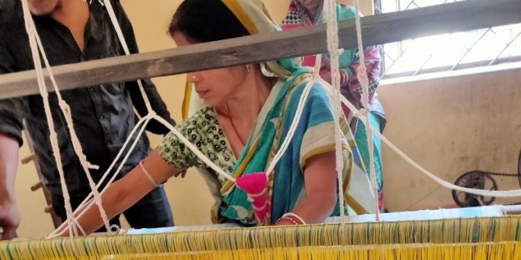 Weavers forced into distress sale as Boyanika drags feet