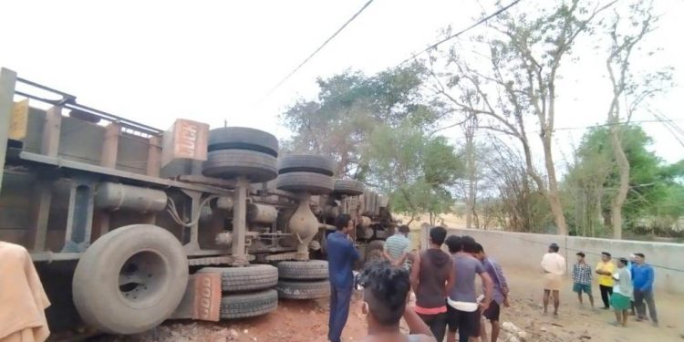 Woman dies as truck rams into her house in Kalahandi