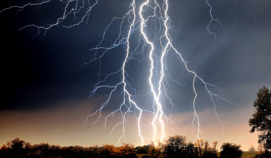 Lightning kills 2, injures 1 in Subarnapur district