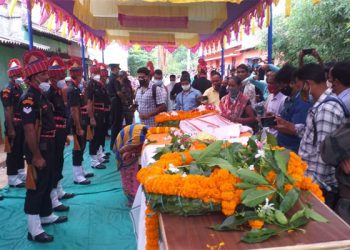 Odia jawan Sanjay Kumar Pradhan cremated with full state honours in Kandhamal district