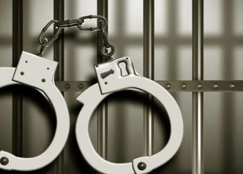 3 journalists held for extorting money from truck driver