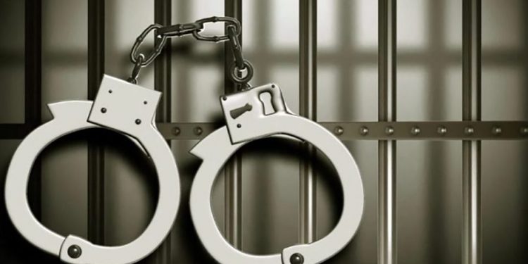 3 journalists held for extorting money from truck driver