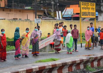 Locals oppose bid to close old station