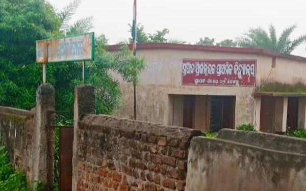 Disrespect shown to National Flag at Kalahandi district school, action promised  