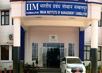 7 IIM Sambalpur students receive Rs 1-lakh scholarships