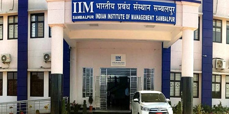 7 IIM Sambalpur students receive Rs 1-lakh scholarships