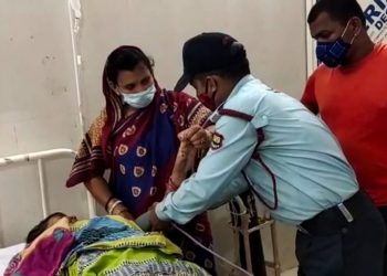 Security guard provides health services at Hinjili hospital in Ganjam; video goes viral