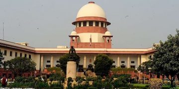 Petition under Article 32 can't be maintained to challenge binding verdict of apex court: SC