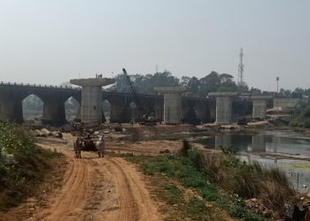 Tardy pace of bridge work irks residents
