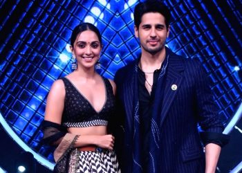 Sidharth, Kiara cheer 'Indian Idol 12' finalists in I-Day Special