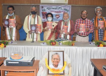 Dignitaries including Odisha Sahitya Akademi president Hrushikesh Mallick, Orissa POST and Dharitri Editor Tathagata Satpathy, writer Anita Panda and Padma Shri DP Patnaik releasing the book, Tuesday