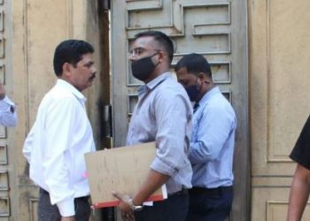 NCB 'visits' SRK, Ananya Panday's homes