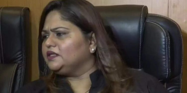 Sameer Wankhede's sister Yasmeen files complaint against Nawab Malik