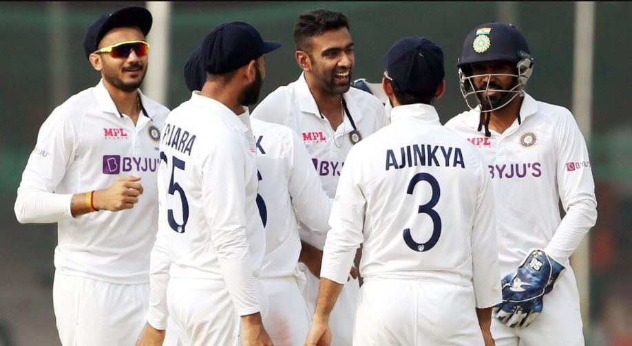 Ashwin thanks Harbhajan Singh after becoming India’s third-highest wicket taker in Test