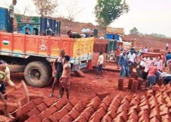 Wanton loot of laterite stones in 2000 mines