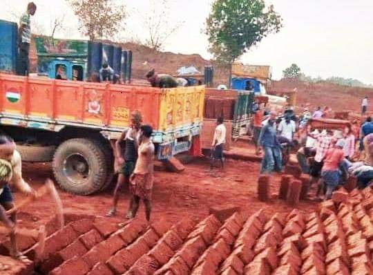 Wanton loot of laterite stones in 2000 mines