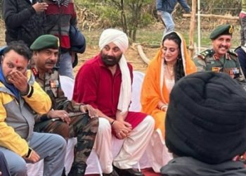 Sunny Deol, Ameesha Patel start shooting for 'Gadar 2'