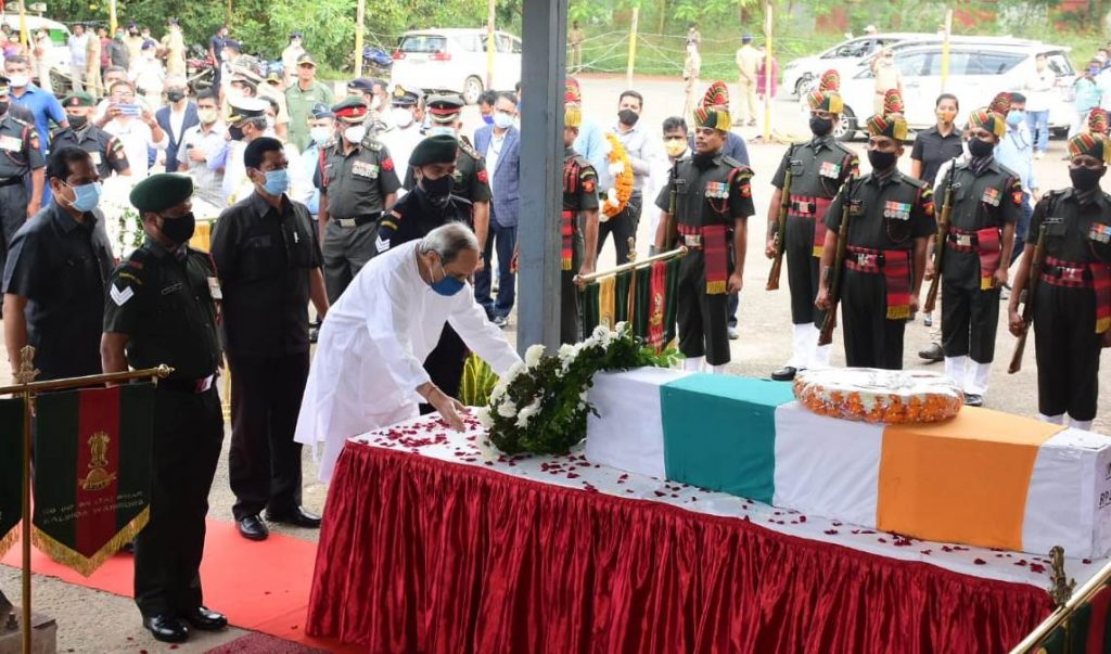 CM Naveen Patnaik pays floral tributes to Odia IAF officer Rana Pratap Das