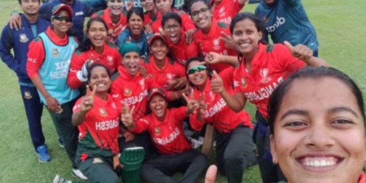 2 women cricketers test positive for Omicron