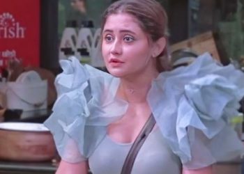 'Bigg Boss 15': Rashami Desai breaks glass during fight with Rakhi Sawant