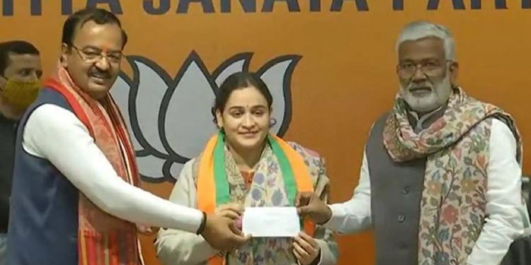 Aparna Yadav, wife of Akhilesh Yadav’s brother joins BJP