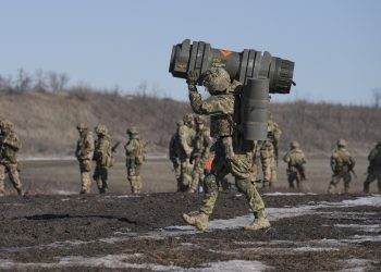 Arms pouring in Ukraine, Russia broadens its offensive