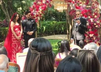 Farhan Akhtar, Shibani exchange wedding vows, look like a match made in heaven; see adorable pics