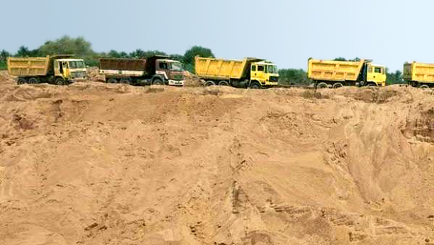 Sand mafia, Tehsildar, Kendrapa, Attack, Crime