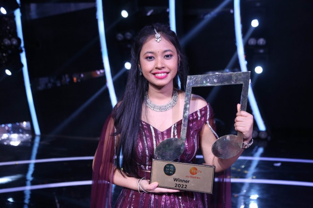 Neelanjana Ray wins 'Sa Re Ga Ma Pa' title