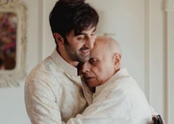 Ranbir-Alia wedding: New pics show Mahesh Bhatt hugging Ranbir Kapoor