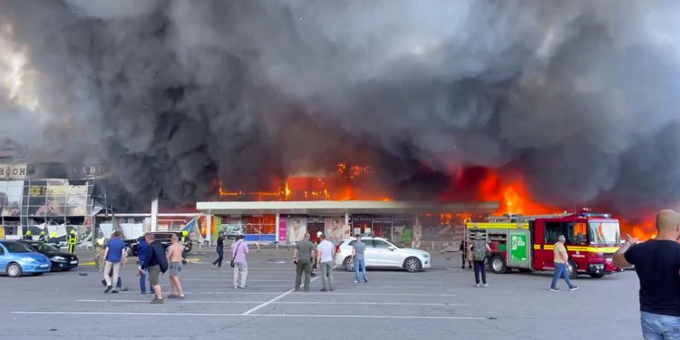 At least 16 killed after missile hits Ukrainian shopping mall