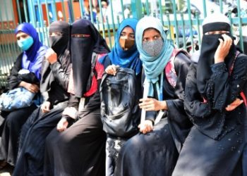 Hijab row: 5 girl students seek transfer certificates from college in K'taka