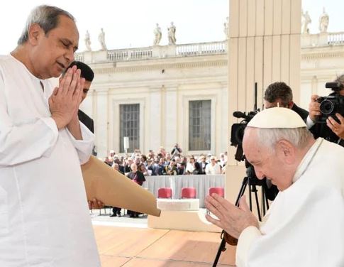 Naveen meets Pope in Vatican