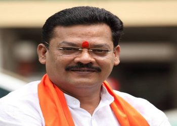 'Rebel MLAs faced humiliation': Sena MLA writes to Maha CM Thackeray