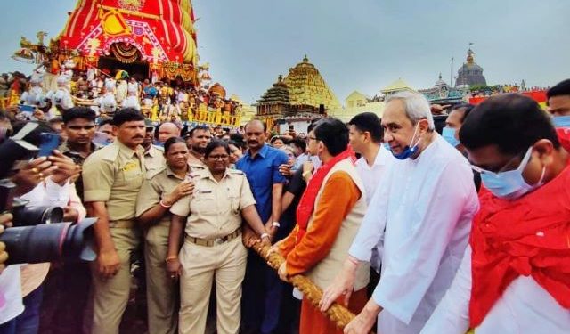 Odisha Governor, CM pull Lord Jagannath’s chariot amid sea of devotees